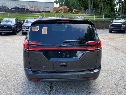 2021 Chrysler Pacifica Touring-L