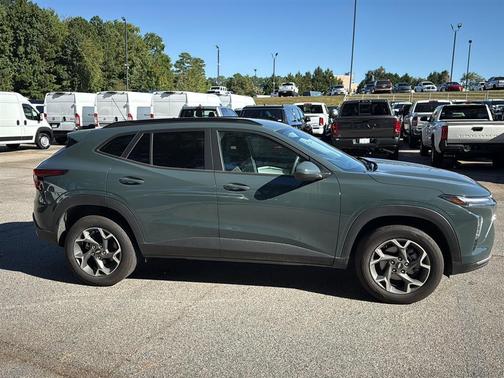 2025 Chevrolet Trax LT
