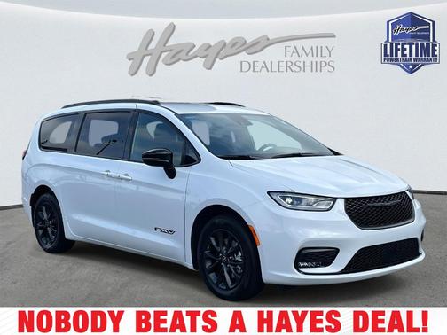 2025 Chrysler Pacifica Select