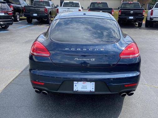 2014 Porsche Panamera 4S