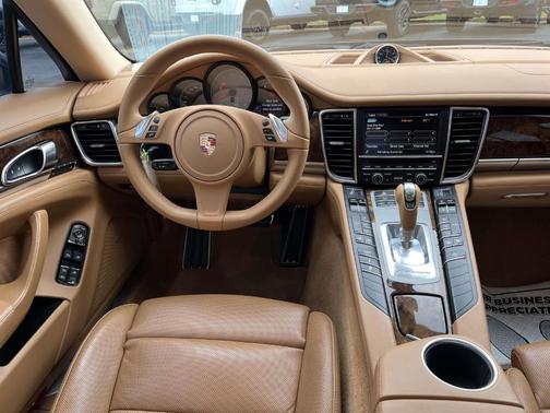 2014 Porsche Panamera 4S