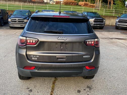 2022 Jeep Compass Latitude Lux