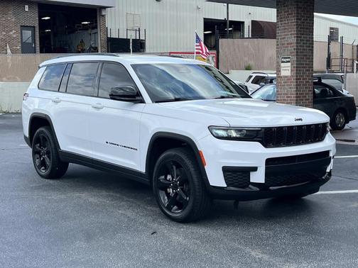 2022 Jeep Grand Cherokee L Laredo