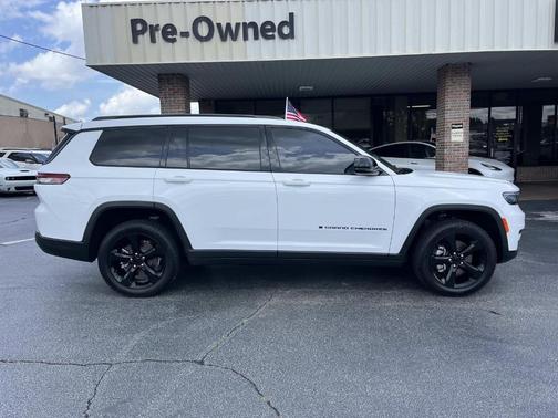 2022 Jeep Grand Cherokee L Laredo