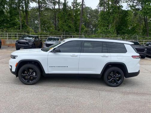 2022 Jeep Grand Cherokee L Laredo