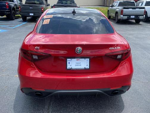 2022 Alfa Romeo Giulia Veloce