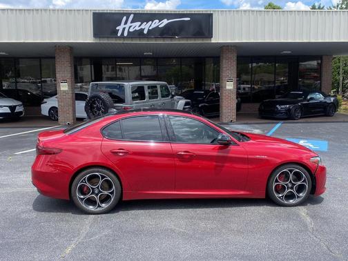 2022 Alfa Romeo Giulia Veloce