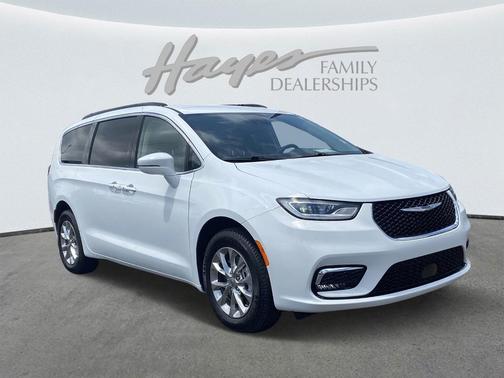 2022 Chrysler Pacifica Touring-L
