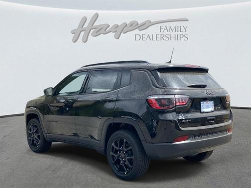 Diamond Black 2026 Jeep Compass Latitude