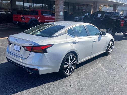 2020 Nissan Altima 2.5 SR