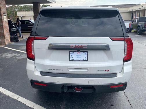 2021 GMC Yukon XL AT4