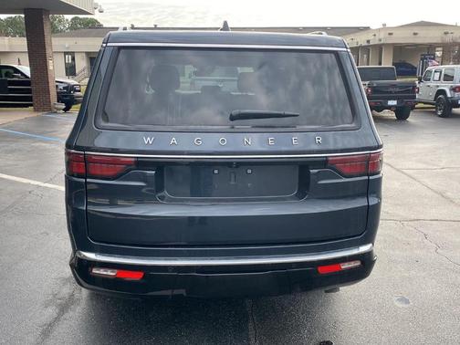 2024 Jeep Wagoneer L Base