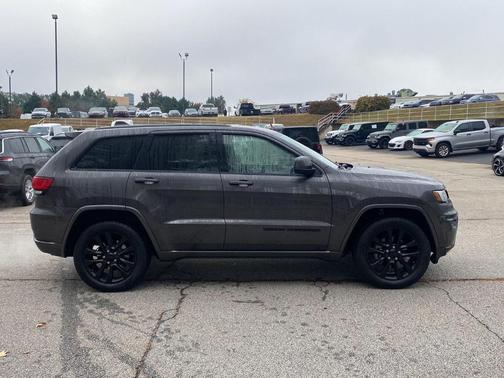 2017 Jeep Grand Cherokee Altitude