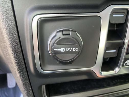 Black Clearcoat 2026 Jeep Wrangler Sport