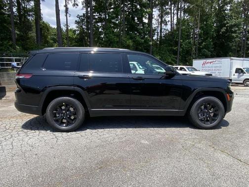 2025 Jeep Grand Cherokee L Laredo