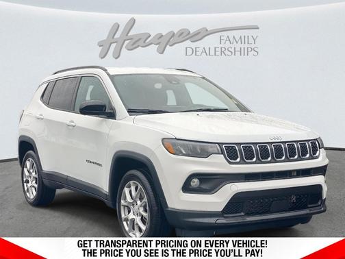 Bright White Clearcoat 2023 Jeep Compass Latitude Lux
