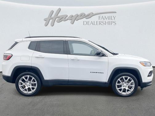 2023 Jeep Compass Latitude Lux