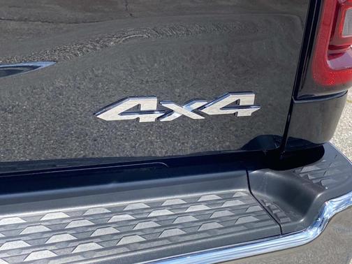 Diamond Black 2026 RAM 2500 Big Horn