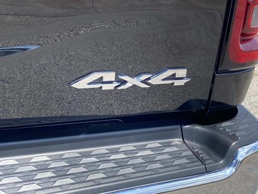 Diamond Black 2026 RAM 2500 Big Horn