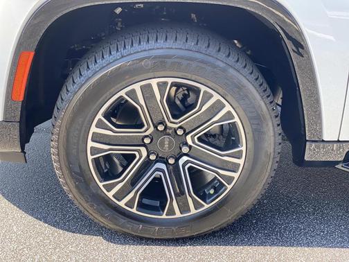 Bright White Clearcoat 2026 Jeep Grand Wagoneer Base