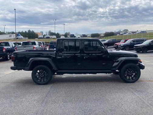 2024 Jeep Gladiator Nighthawk