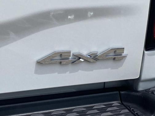 Bright White Clearcoat 2026 RAM 2500 Big Horn