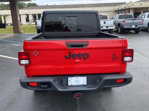 Firecracker Red Clearcoat 2021 Jeep Gladiator Sport