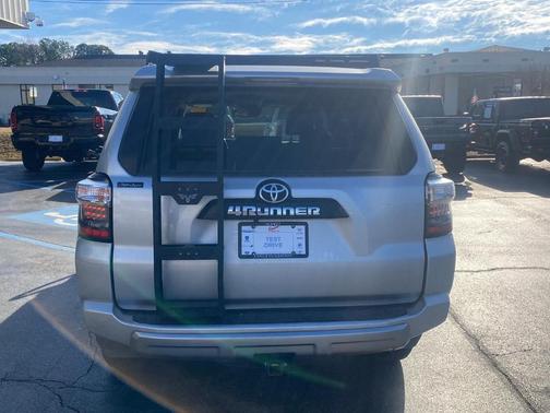 2023 Toyota 4Runner TRD Off Road