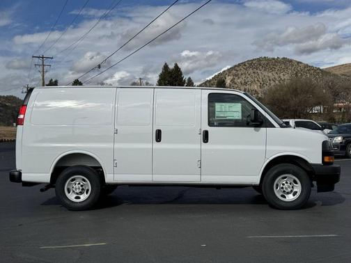 2025 Chevrolet Express 2500 Work Van