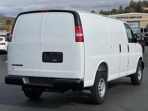2025 Chevrolet Express 2500 Work Van