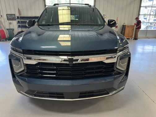 2025 Chevrolet Tahoe LS