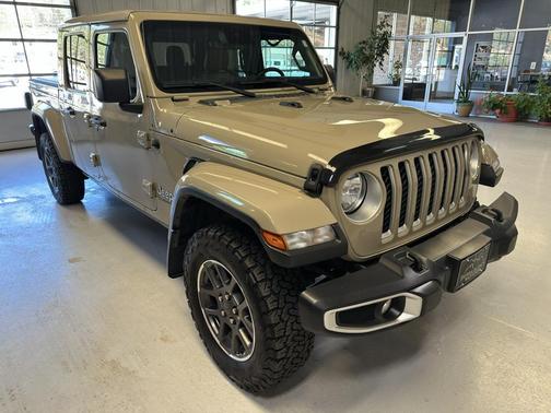 2020 Jeep Gladiator Overland