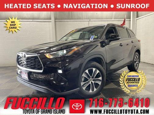 Photo 1 of 52 of 2022 Toyota Highlander XLE