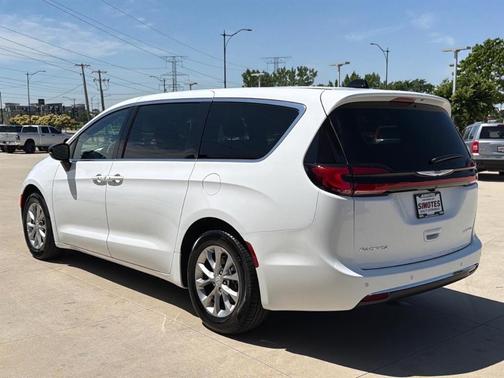 White 2026 Chrysler Pacifica Limited