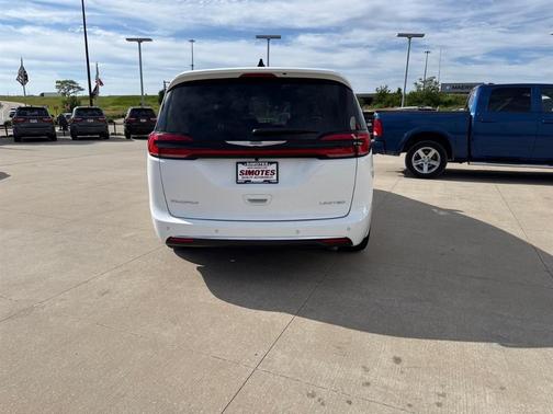 White 2026 Chrysler Pacifica Limited