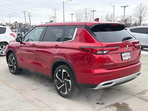 2024 Mitsubishi Outlander SE