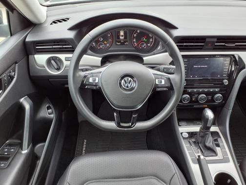 2022 Volkswagen Passat 2.0T SE