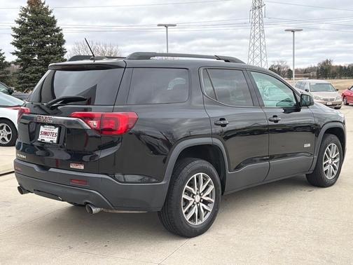 2017 GMC Acadia SLE-2