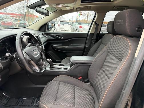 2017 GMC Acadia SLE-2