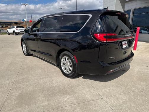 Black 2025 Chrysler Pacifica Select