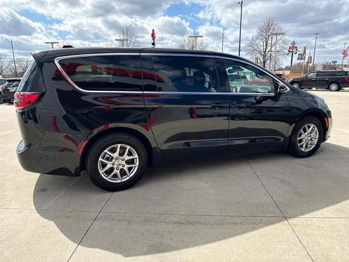 Black 2025 Chrysler Pacifica Select