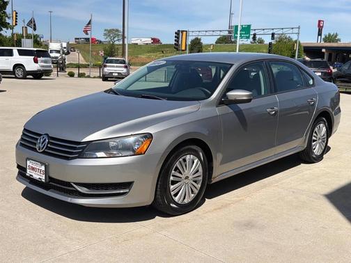 Silver 2014 Volkswagen Passat 1.8T Auto Wolfsburg Ed