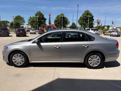 Silver 2014 Volkswagen Passat 1.8T Auto Wolfsburg Ed