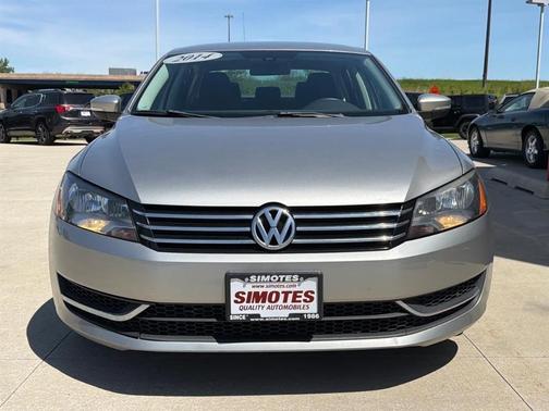 Silver 2014 Volkswagen Passat 1.8T Auto Wolfsburg Ed