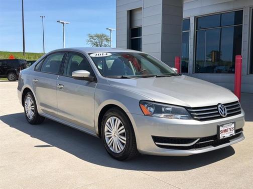 Silver 2014 Volkswagen Passat 1.8T Auto Wolfsburg Ed