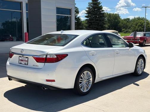White 2015 Lexus ES 350