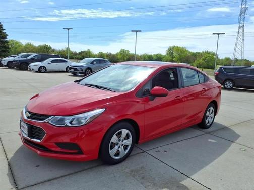 Red 2018 Chevrolet Cruze LS