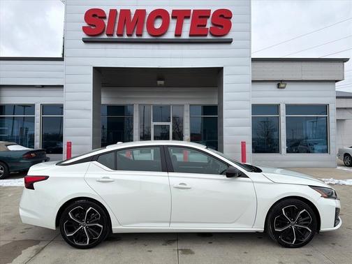 2025 Nissan Altima SR