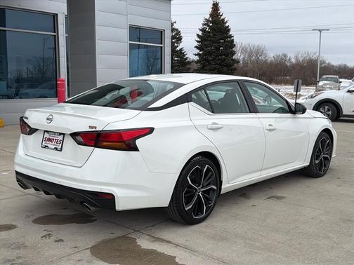 2025 Nissan Altima SR
