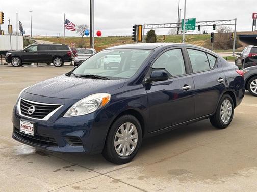 Blue Onyx 2012 Nissan Versa 1.6 SV